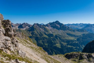 Allgau Alplerindeki Mittelberg Kleinwalsertal 'den ferrata yoluyla Mindelheim' a zorlu bir dağ turu.