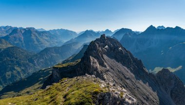 Allgau Alplerindeki Mittelberg Kleinwalsertal 'den ferrata yoluyla Mindelheim' a zorlu bir dağ turu.
