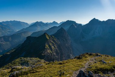 Allgau Alplerindeki Mittelberg Kleinwalsertal 'den ferrata yoluyla Mindelheim' a zorlu bir dağ turu.