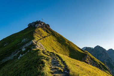 Allgau Alplerindeki Mittelberg Kleinwalsertal 'den ferrata yoluyla Mindelheim' a zorlu bir dağ turu.