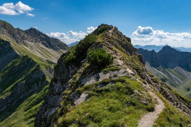 Entschenkopf 'tan Rubihorn' a ve Reichenbach yakınlarındaki Allgau Yüksek Alpleri 'ndeki Gaisalpsee' ye güzel bir dağ turu.