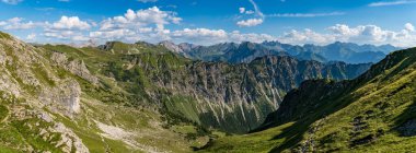 Entschenkopf 'tan Rubihorn' a ve Reichenbach yakınlarındaki Allgau Yüksek Alpleri 'ndeki Gaisalpsee' ye güzel bir dağ turu.