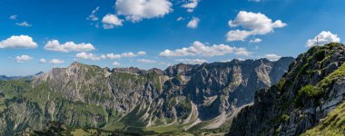 Entschenkopf 'tan Rubihorn' a ve Reichenbach yakınlarındaki Allgau Yüksek Alpleri 'ndeki Gaisalpsee' ye güzel bir dağ turu.