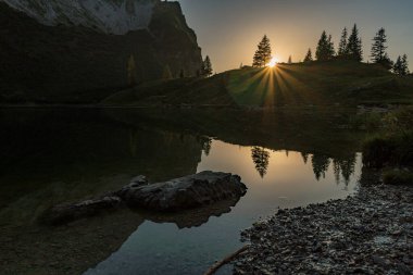 Entschenkopf 'tan Rubihorn' a ve Reichenbach yakınlarındaki Allgau Yüksek Alpleri 'ndeki Gaisalpsee' ye güzel bir dağ turu.