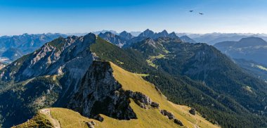 Aggenstein ve Brentenjoch 'a güzel Tannheimer Tal Avusturya' da fantastik sonbahar dağ turu