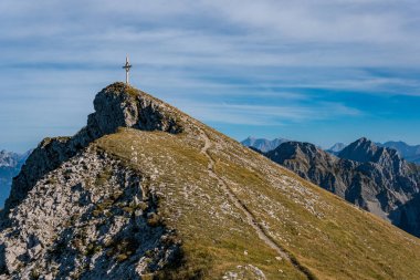 Aggenstein ve Brentenjoch 'a güzel Tannheimer Tal Avusturya' da fantastik sonbahar dağ turu