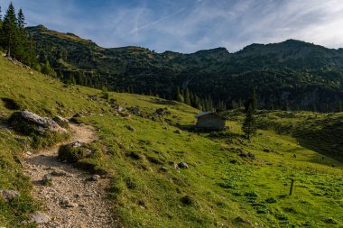 Aggenstein ve Brentenjoch 'a güzel Tannheimer Tal Avusturya' da fantastik sonbahar dağ turu