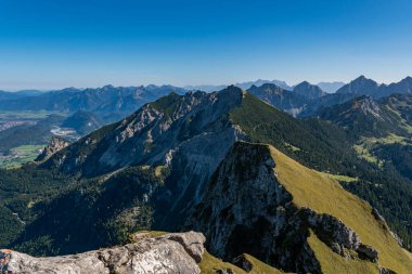 Aggenstein ve Brentenjoch 'a güzel Tannheimer Tal Avusturya' da fantastik sonbahar dağ turu