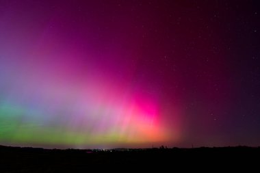 Renkli kuzey ışıkları, Güney Almanya 'da Allgau' da Aurora Borealis.