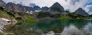 Ehrwald 'daki panoramik dağ turu Tajatorl üzerinden Drachensee' ye, Coburger Hut ve Seebensee Tiroler Zugspitz Arena 'da