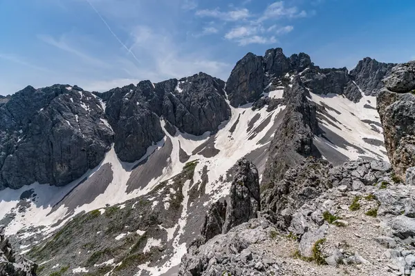 stock image Mountain tour to the Vorderer Drachenkopf in the Mieminger mountains near Ehrwald in the Tiroler Zugspitz Arena