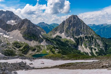 Ehrwald 'daki panoramik dağ turu Tajatorl üzerinden Drachensee' ye, Coburger Hut ve Seebensee Tiroler Zugspitz Arena 'da