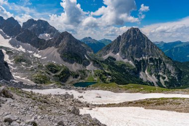 Ehrwald 'daki panoramik dağ turu Tajatorl üzerinden Drachensee' ye, Coburger Hut ve Seebensee Tiroler Zugspitz Arena 'da