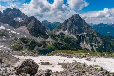 Ehrwald 'daki panoramik dağ turu Tajatorl üzerinden Drachensee' ye, Coburger Hut ve Seebensee Tiroler Zugspitz Arena 'da