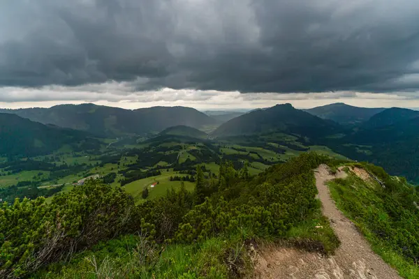 stock image Mountain tour in Schattwald from the Wannenjochbahn to the Kuhgrundkopf in the Tannheimer Tal