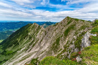 Breitenberg ve Rotspitze zirvesine Hohe Gaenge üzerinden Ferrata üzerinden yapılan güzel bir dağ turu.