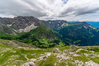 Breitenberg ve Rotspitze zirvesine Hohe Gaenge üzerinden Ferrata üzerinden yapılan güzel bir dağ turu.