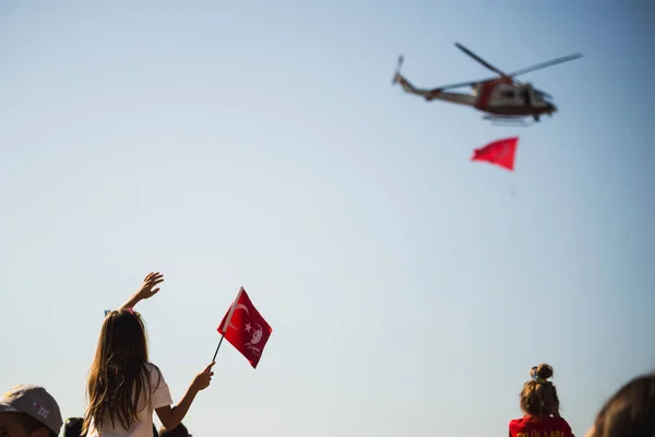 Izmir Turkey September 2022 Close Shot Turkish Flag Which Girl — Stock Photo, Image