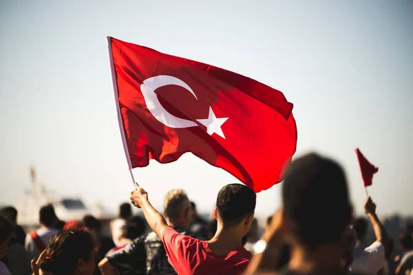 Izmir Turkiet September 2022 Närbild Turkisk Flagga Det Trånga Folket — Stockfoto