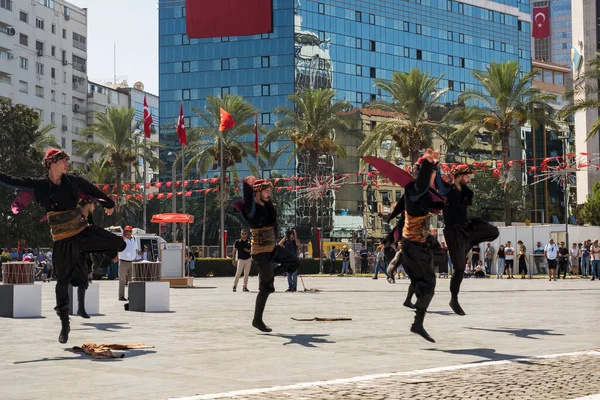 Izmir Turkey September 2022 Group Young People Performing Zeybek Dance — 图库照片