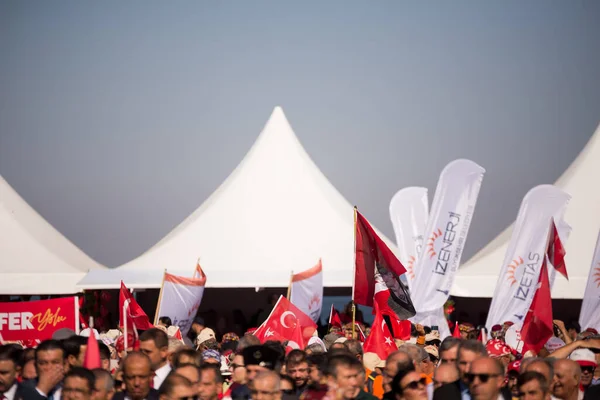 Izmir Türkei September 2022 Großaufnahme Türkischer Flaggen Einer Menschenmenge Bei — Stockfoto
