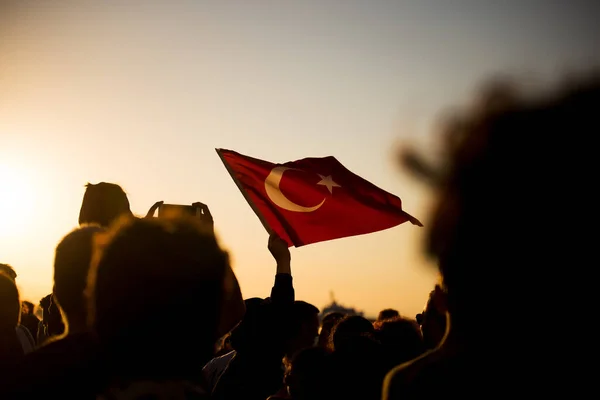 Izmir Turecko Září 2022 Detailní Záběr Turecké Vlajky Při Západu — Stock fotografie