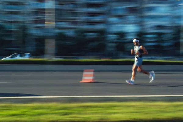 Izmir Turquía Septiembre 2022 Corriendo Hombre Con Desenfoque Movimiento Media —  Fotos de Stock