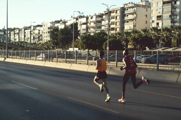 이즈미 2022 세진의 대회와 마라톤을 달리는 체루이요트의 대회는 이즈미르의 100 — 스톡 사진