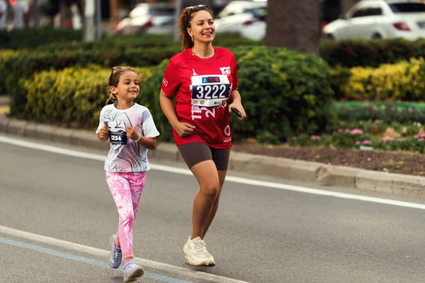 Izmir Turquía Septiembre 2022 Una Mujer Una Competidora Corriendo Media —  Fotos de Stock