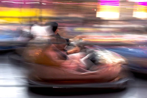 伊兹密尔游乐场碰碰碰车的抽象照片 — 图库照片