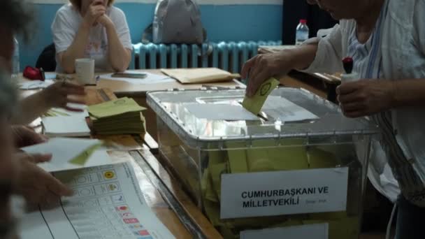 Izmir Turcja Maja 2023 Zbliżenie Wideo Kobiety Głosującej Wyborach Prezydenckich — Wideo stockowe