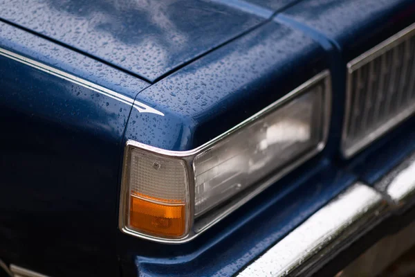 Ізмір Туреччина Червня 2023 Закриття Одного Фар Синій Chevrolet Caprice — стокове фото