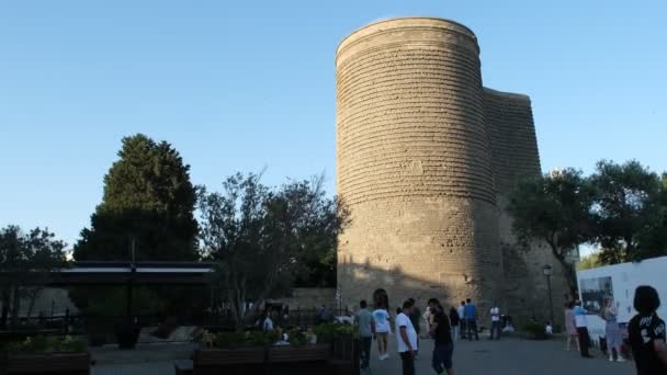 Baku Azerbeidzjan Juni 2023 Avond Uitzicht Iconische Maiden Tower Bakoe — Stockvideo
