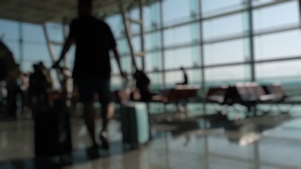 Silhouetten Van Passagiers Die Wachten Lopen Voor Instappoorten Izmir Airport — Stockvideo