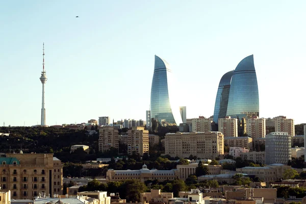 Baku Azerbaijão Junho 2023 Uma Foto Noturna Das Icônicas Torres — Fotografia de Stock