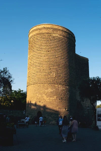 Baku Azerbaijan June 2023 Historic Maiden Tower Bathed Warm Glow — Stock Photo, Image