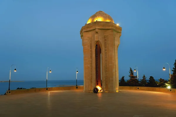 Baku Azerbaijan June 2023 Tranquil Dusk Image Eternal Flame Memorial — Stock Photo, Image