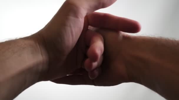 Цьому Відео Встановленому Чистий Білий Фон Дивіться Слухайте Дві Руки — стокове відео