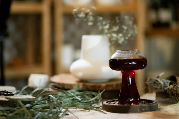 Chá Inverno Servido Uma Caneca Vidro Tipo Xícara Situado Uma — Fotografia de Stock