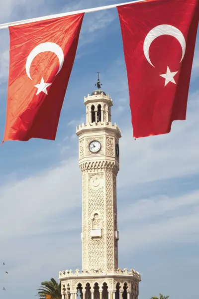 이즈미르 2023년 스퀘어의 상징적인 시계탑의 매혹적인 장면을 장식하는 터키의 역사적인 — 스톡 사진