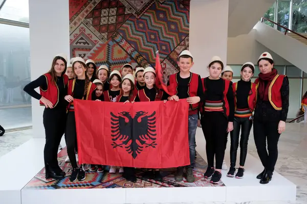 Tirana Albanien November 2023 Studenten Und Lehrer Traditionellen Albanischen Kostümen — Stockfoto