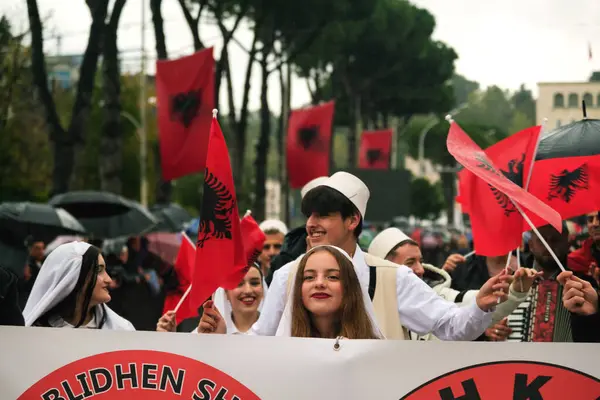Tirana Albânia Novembro 2023 Avenida Dos Mártires Nação Estudantes Pessoas — Fotografia de Stock