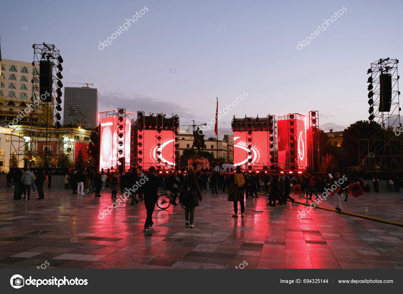 Tirana Albania November 2023 Crowds Gather Skanderbeg Statue Awaiting
