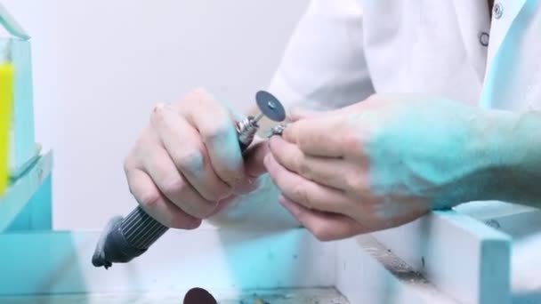 Délicat Art Fabrication Prothèses Dentaires Capturé Dans Les Moindres Détails — Video