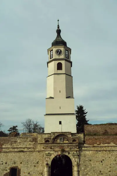 Belgrado Sérvia Vista Histórica Torre Relógio Parque Kalemegdan Contra Céu — Fotografia de Stock