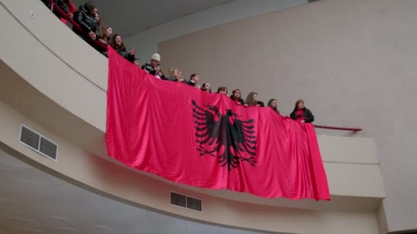 Тирани Албанія Листопада 2023 Натовпи Відзначають День Незалежності Палаці Матері — стокове відео