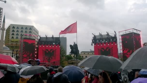 Tiran Arnavutluk Kasım 2023 Skanderbeg Meydanı Nda Yağmurlu Bir Bağımsızlık — Stok video