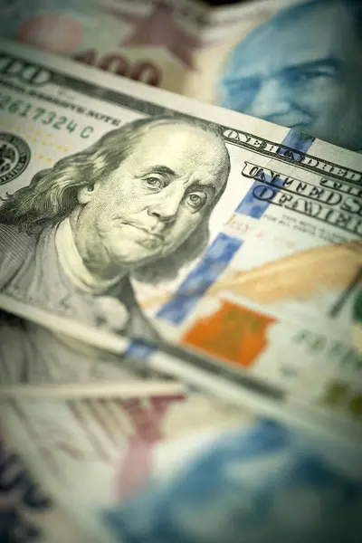 UsdとTry請求書の鮮やかな描写による国際通貨の触覚的な肖像画 ロイヤリティフリーのストック写真