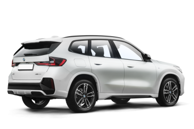 İzmir, Türkiye - 1 Nisan 2025: Beyaz BMW X1 S Drive 2.0i 2024 modelinin arka yüzü, şeffaf arkaplan, spor çizgileri ve arka tasarım elementlerini gösteriyor