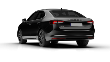 İzmir, Türkiye - 17 Nisan 2025: Şeffaf arkaplan üzerine yapılmış koyu gri 2024 Skoda Superb 'in hafif sol arka görünümü